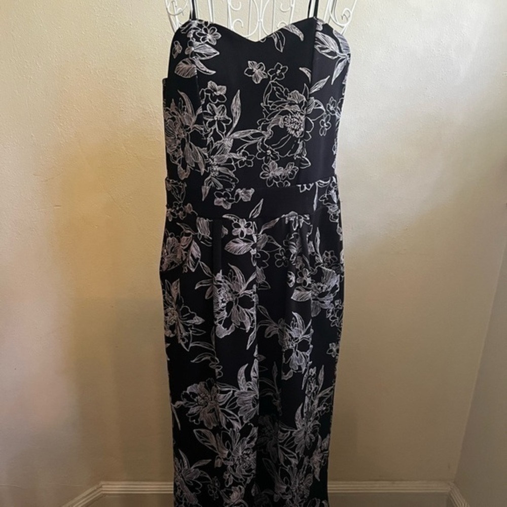 Honey & Rosie cropped black & white floral jumpsuit with POCKETS! Sz M. - Picture 2 of 13